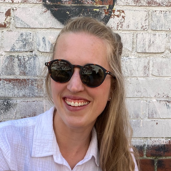 Meet your Posher, Celia - Picture 1 of 1